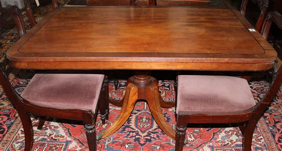 A Regency mahogany breakfast table, 131 x 87cms